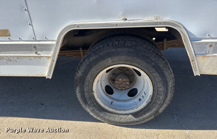 image for item ET4342 2001 Chevrolet Express G3500 box truck