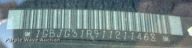 image for item ET4342 2001 Chevrolet Express G3500 box truck