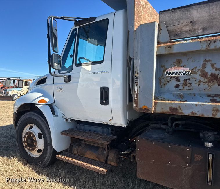 image for item ET4343 2006 International 4200 dump truck
