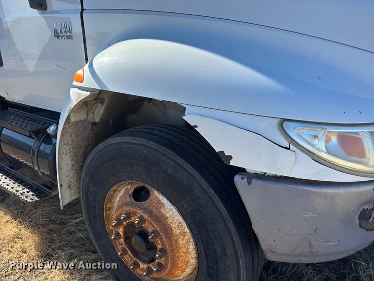 image for item ET4343 2006 International 4200 dump truck