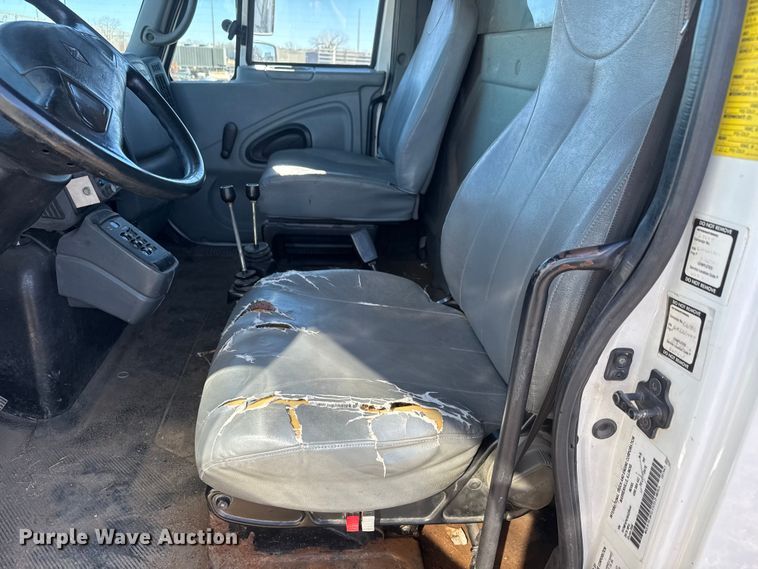 image for item ET4343 2006 International 4200 dump truck