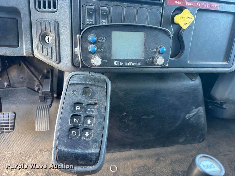 image for item ET4343 2006 International 4200 dump truck