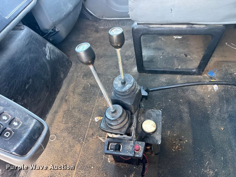 image for item ET4343 2006 International 4200 dump truck