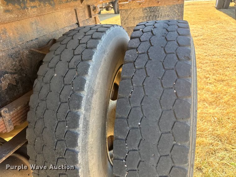 image for item ET4343 2006 International 4200 dump truck