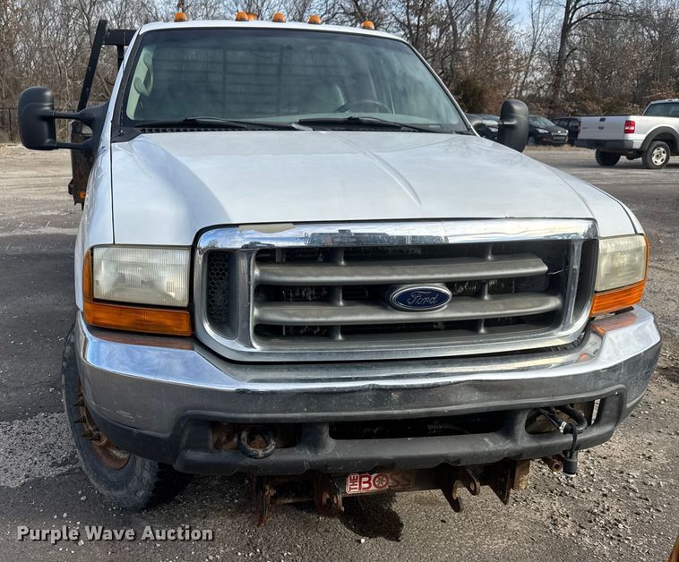 image for item ET4404 2000 Ford F350 Super Duty flatbed pickup truck