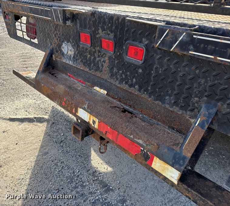 image for item ET4404 2000 Ford F350 Super Duty flatbed pickup truck