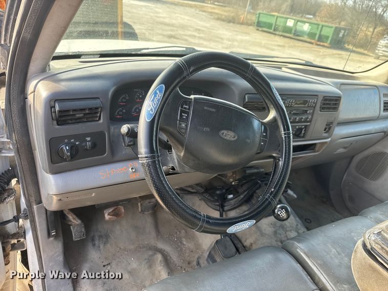 image for item ET4404 2000 Ford F350 Super Duty flatbed pickup truck