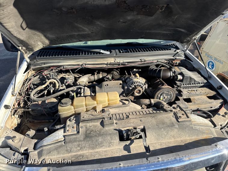 image for item ET4404 2000 Ford F350 Super Duty flatbed pickup truck