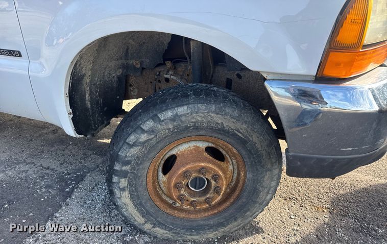 image for item ET4404 2000 Ford F350 Super Duty flatbed pickup truck