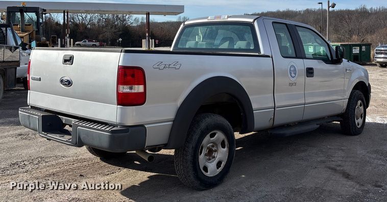 image for item ET4405 2005 Ford F150 Ext. Cab pickup truck