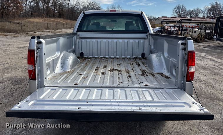 image for item ET4405 2005 Ford F150 Ext. Cab pickup truck