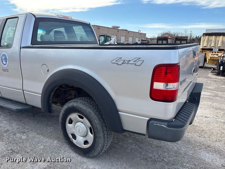 image for item ET4405 2005 Ford F150 Ext. Cab pickup truck
