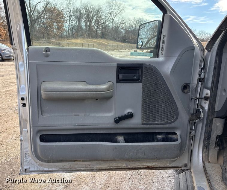 image for item ET4405 2005 Ford F150 Ext. Cab pickup truck