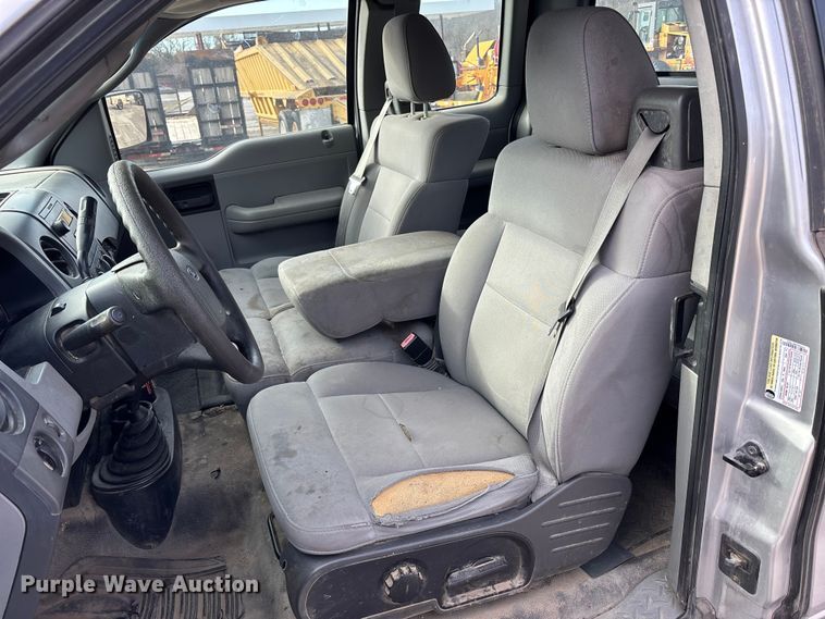 image for item ET4405 2005 Ford F150 Ext. Cab pickup truck