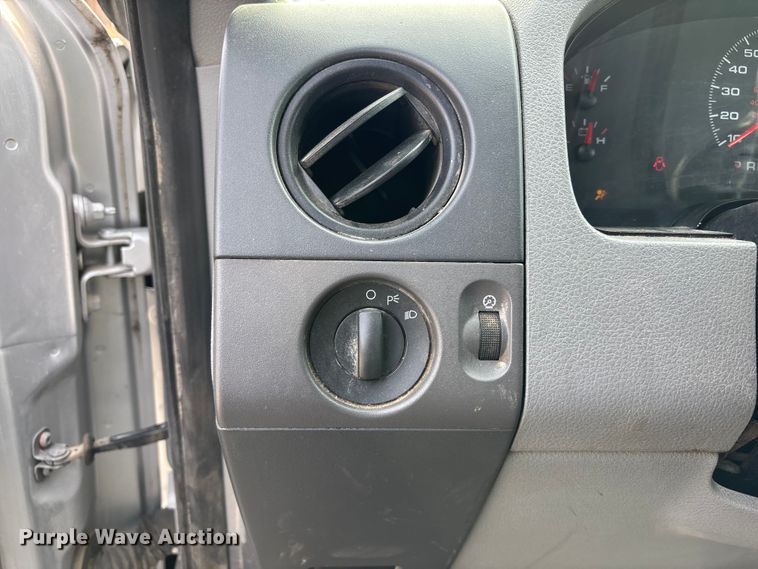 image for item ET4405 2005 Ford F150 Ext. Cab pickup truck