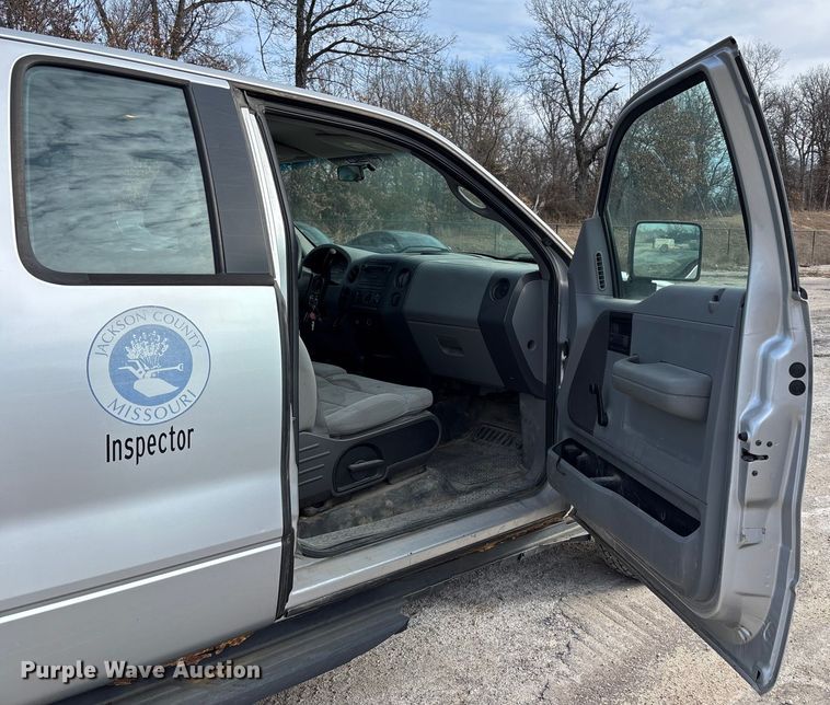 image for item ET4405 2005 Ford F150 Ext. Cab pickup truck