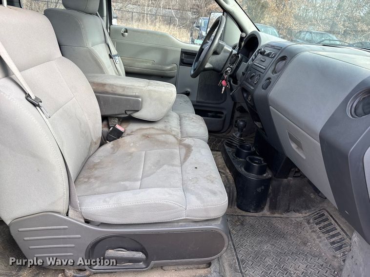 image for item ET4405 2005 Ford F150 Ext. Cab pickup truck