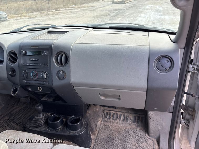 image for item ET4405 2005 Ford F150 Ext. Cab pickup truck