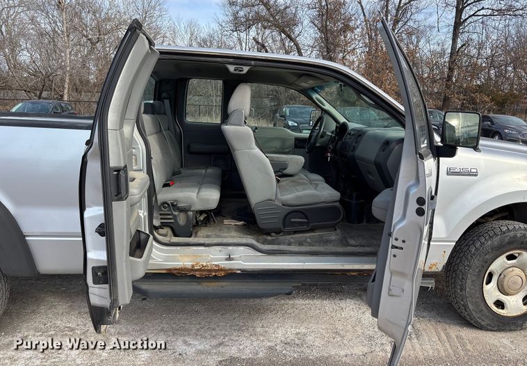 image for item ET4405 2005 Ford F150 Ext. Cab pickup truck