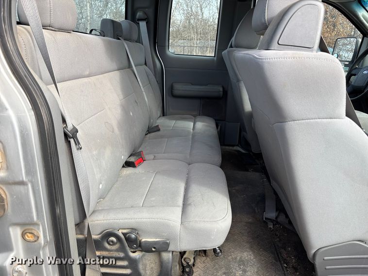 image for item ET4405 2005 Ford F150 Ext. Cab pickup truck