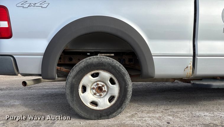 image for item ET4405 2005 Ford F150 Ext. Cab pickup truck