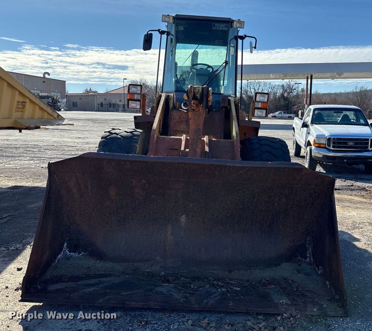 image for item ET4406 1996 Case 621B wheel loader