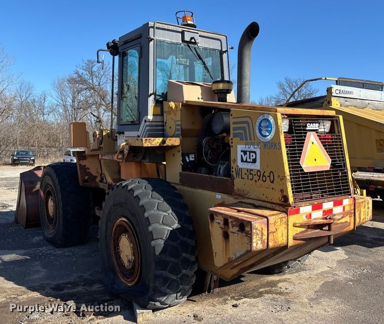 image for item ET4406 1996 Case 621B wheel loader
