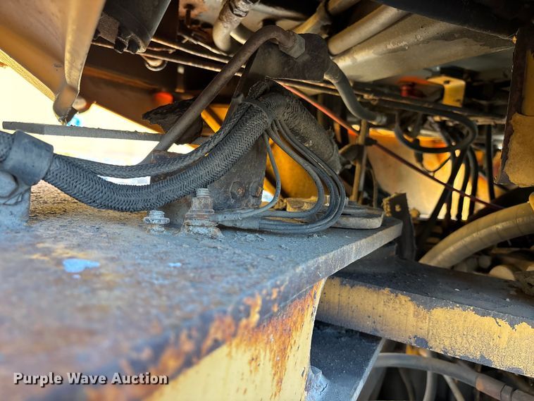 image for item ET4406 1996 Case 621B wheel loader