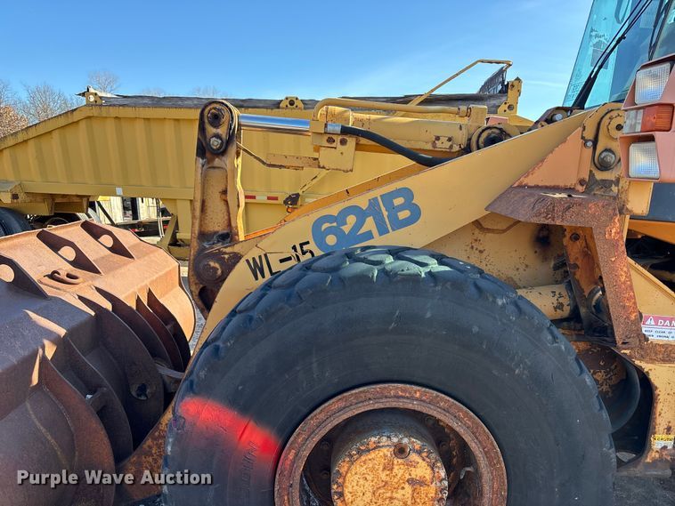 image for item ET4406 1996 Case 621B wheel loader