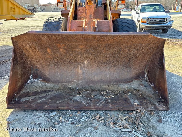 image for item ET4406 1996 Case 621B wheel loader