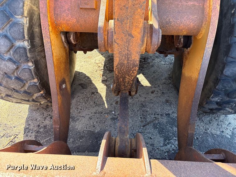 image for item ET4406 1996 Case 621B wheel loader