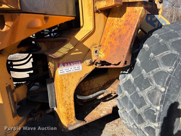 image for item ET4406 1996 Case 621B wheel loader