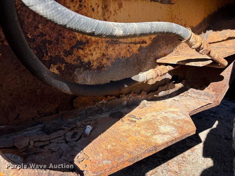 image for item ET4406 1996 Case 621B wheel loader