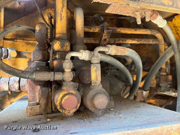 image for item ET4406 1996 Case 621B wheel loader