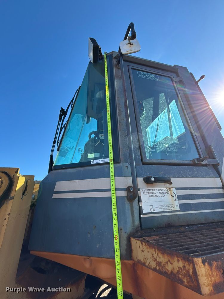 image for item ET4406 1996 Case 621B wheel loader