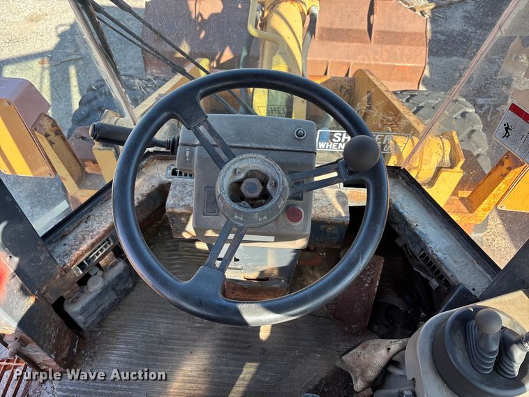 image for item ET4406 1996 Case 621B wheel loader