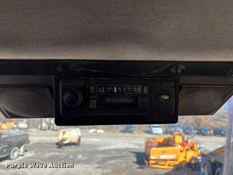 image for item ET4406 1996 Case 621B wheel loader