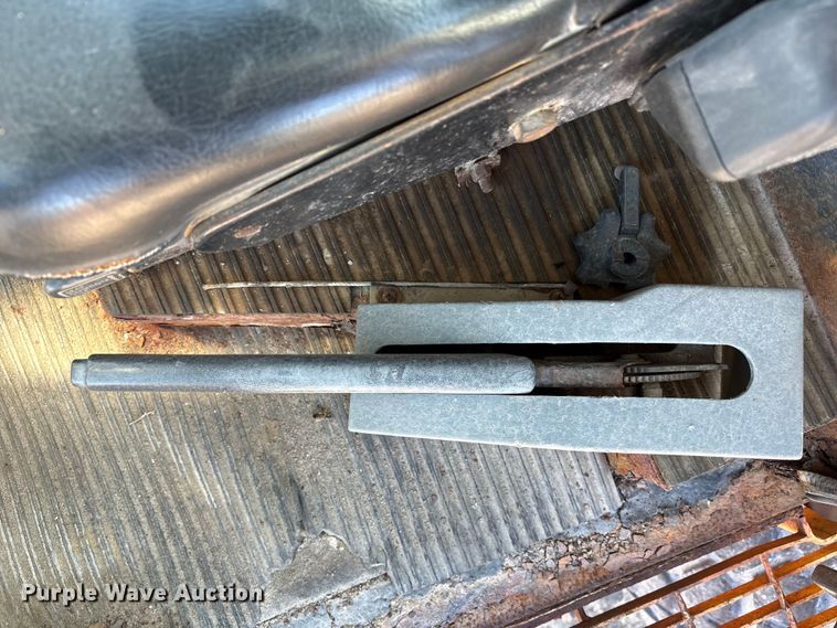 image for item ET4406 1996 Case 621B wheel loader