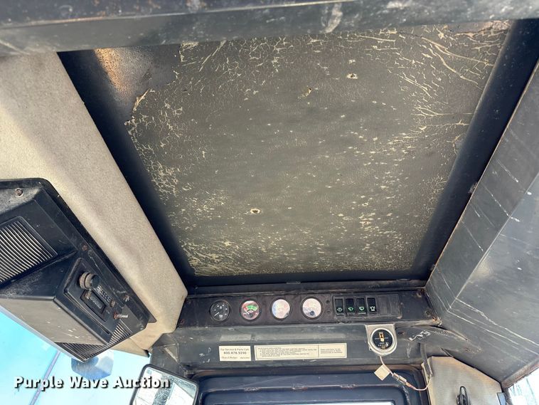 image for item ET4406 1996 Case 621B wheel loader