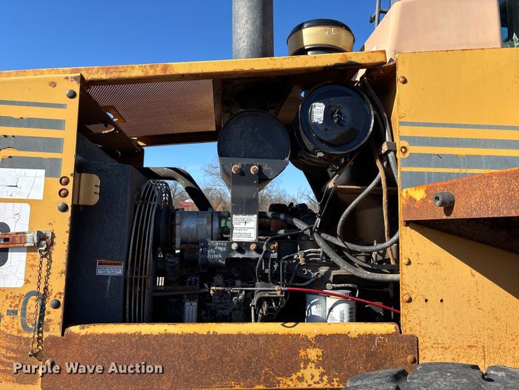 image for item ET4406 1996 Case 621B wheel loader