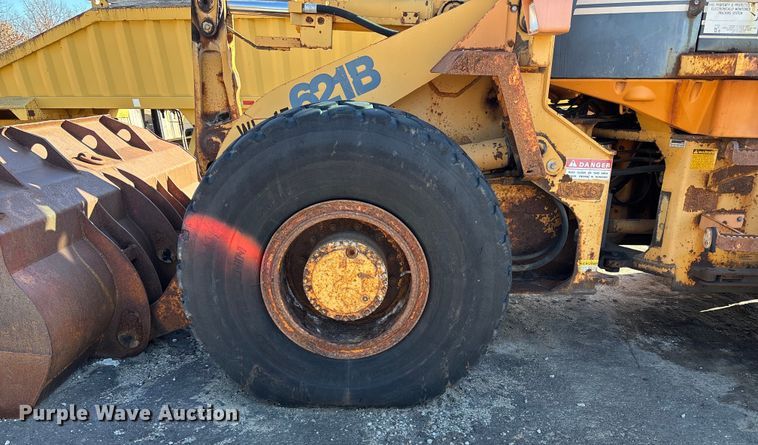 image for item ET4406 1996 Case 621B wheel loader