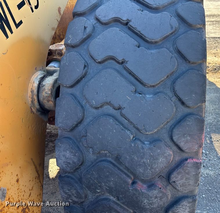 image for item ET4406 1996 Case 621B wheel loader