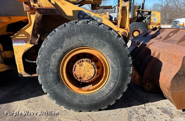 image for item ET4406 1996 Case 621B wheel loader