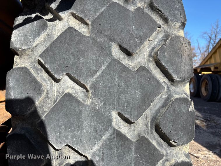 image for item ET4406 1996 Case 621B wheel loader