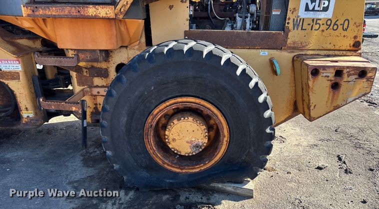 image for item ET4406 1996 Case 621B wheel loader