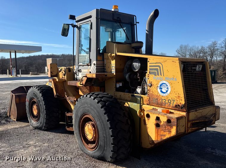 image for item ET4407 1997 Case 621B wheel loader