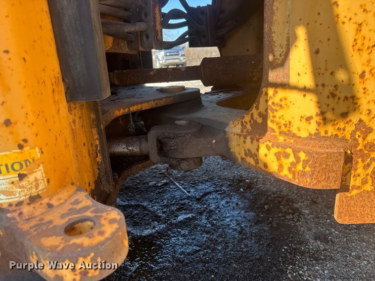 image for item ET4407 1997 Case 621B wheel loader