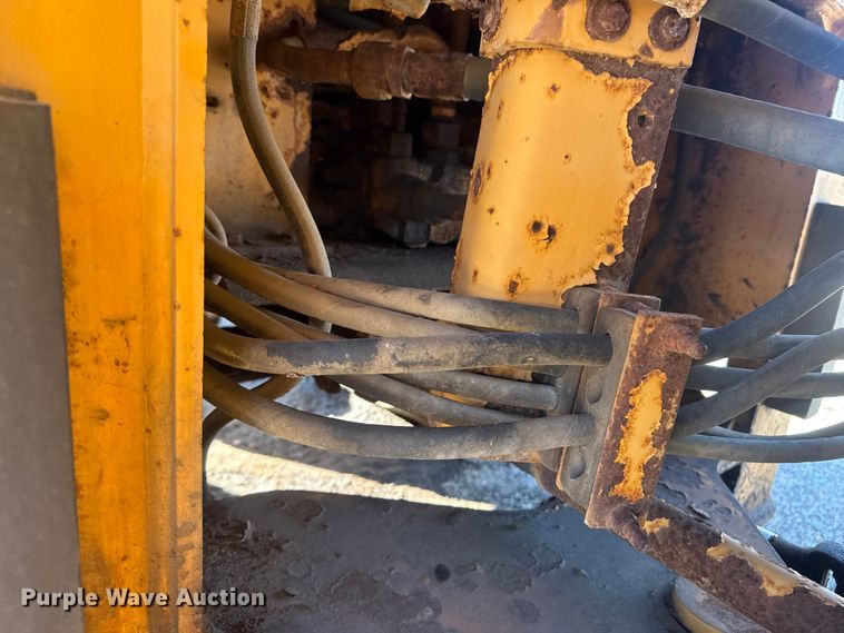 image for item ET4407 1997 Case 621B wheel loader