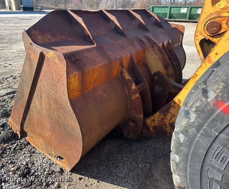 image for item ET4407 1997 Case 621B wheel loader