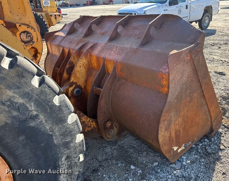 image for item ET4407 1997 Case 621B wheel loader